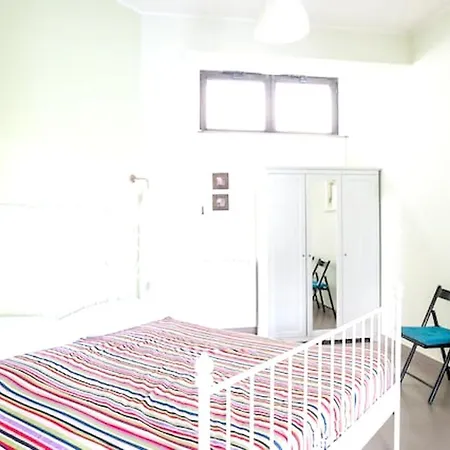 Apartment Welcoming In With Included Parking