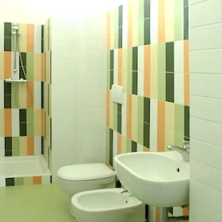 Apartment Welcoming In With Included Parking