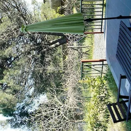 Apartment Welcoming In With Included Parking *