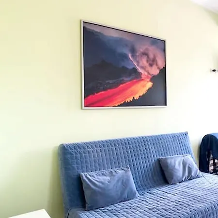 Welcoming In With Included Parking Apartment Nicolosi