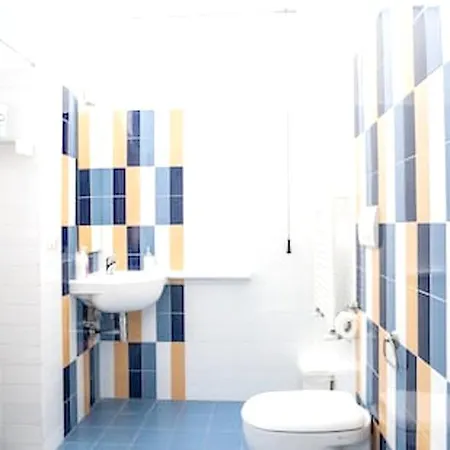 Welcoming In With Included Parking Apartment *